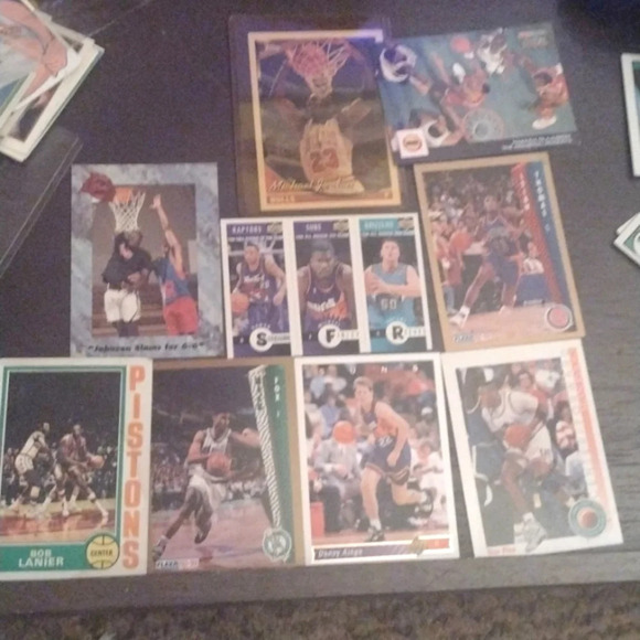 Micheal Jordan & Basketball Card Lot - Picture 1 of 4